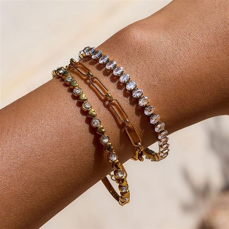 Dainty Heart Bangle best